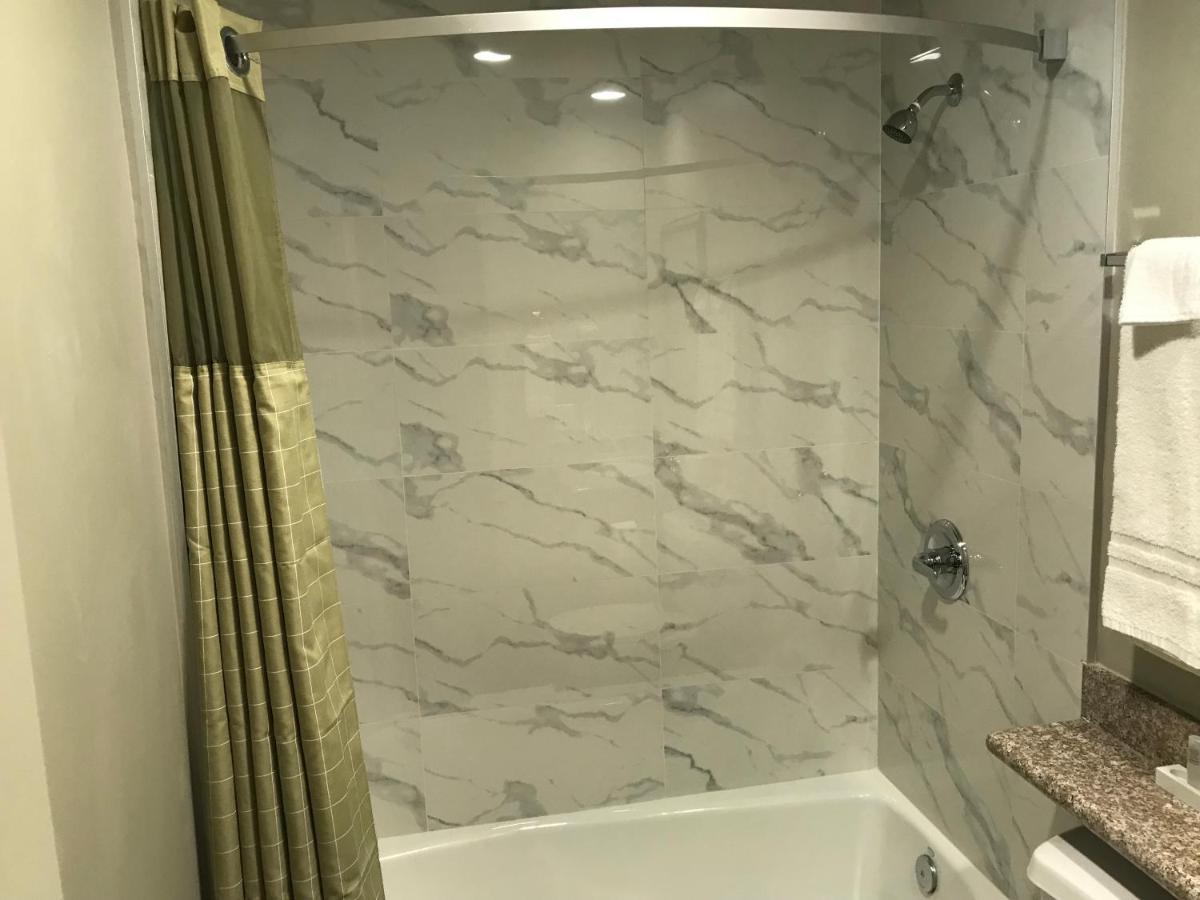 Hyland Inn Brea Bagian luar foto