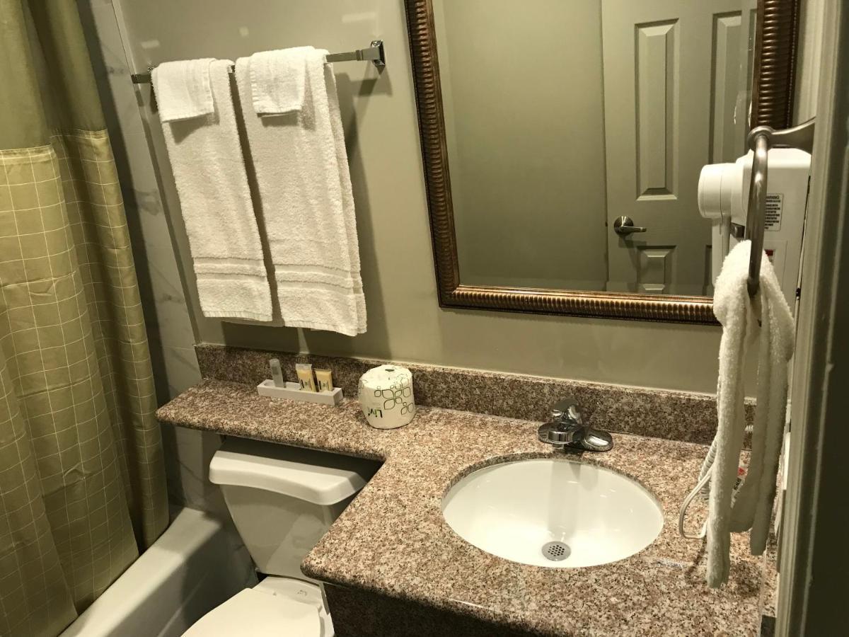 Hyland Inn Brea Bagian luar foto