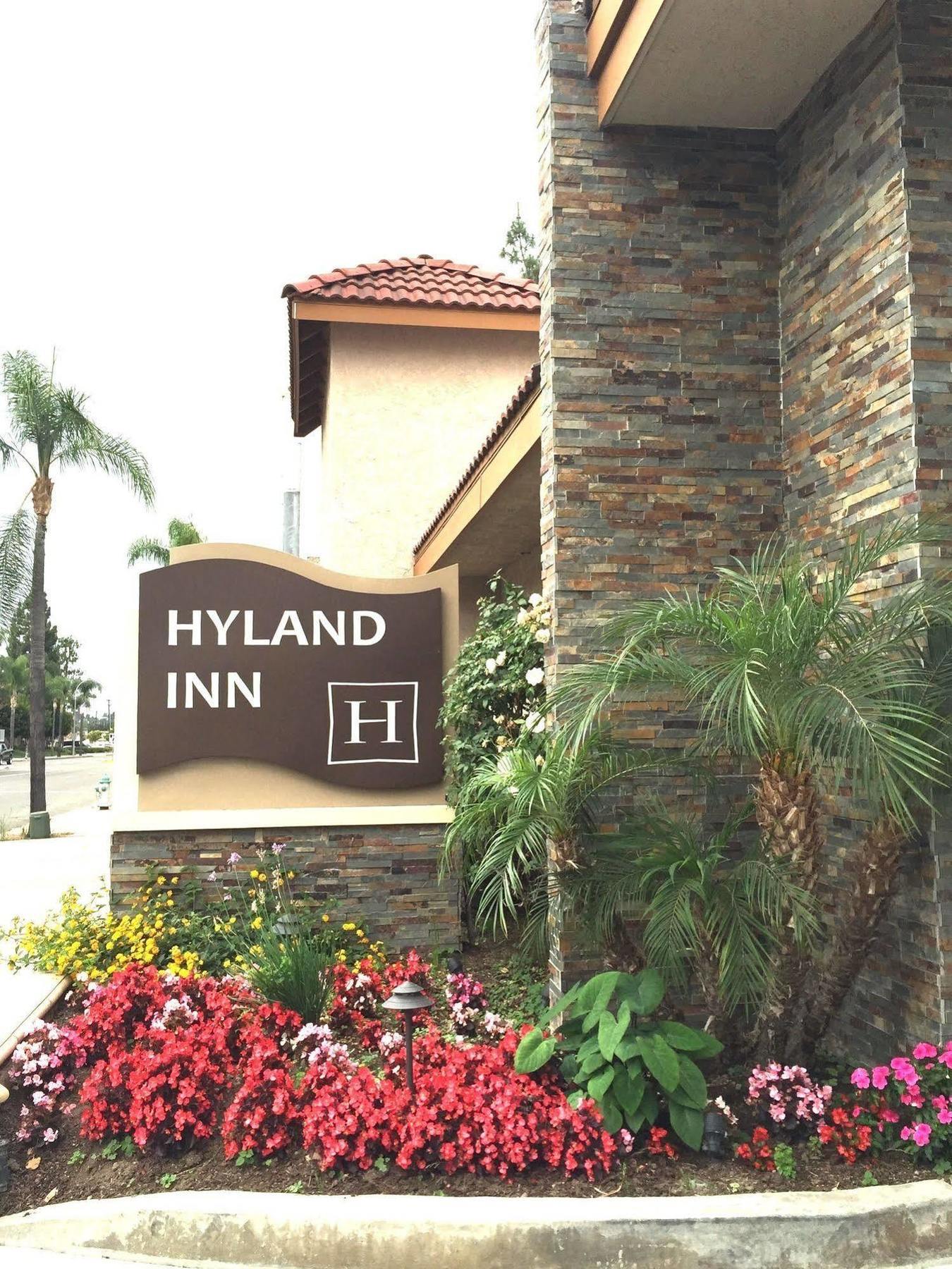 Hyland Inn Brea Bagian luar foto